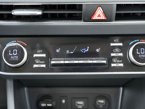 Certified 2023 Hyundai Sonata SEL w/ Convenience Package FWD image 32
