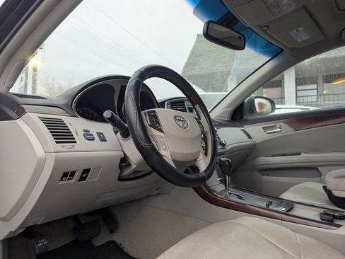 Used 2011 Toyota Avalon Limited image 13
