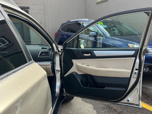 Used 2018 Subaru Outback 2.5i Premium AWD/4WD image 11