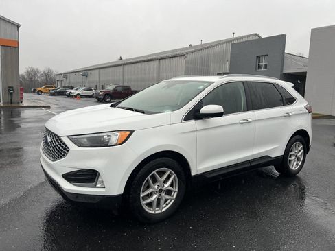 Used 2024 Ford Edge SEL w/ Convenience Package image 7