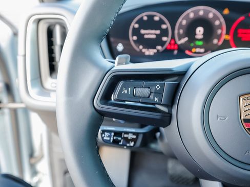 New 2025 Porsche Cayenne E-Hybrid Coupe image 17