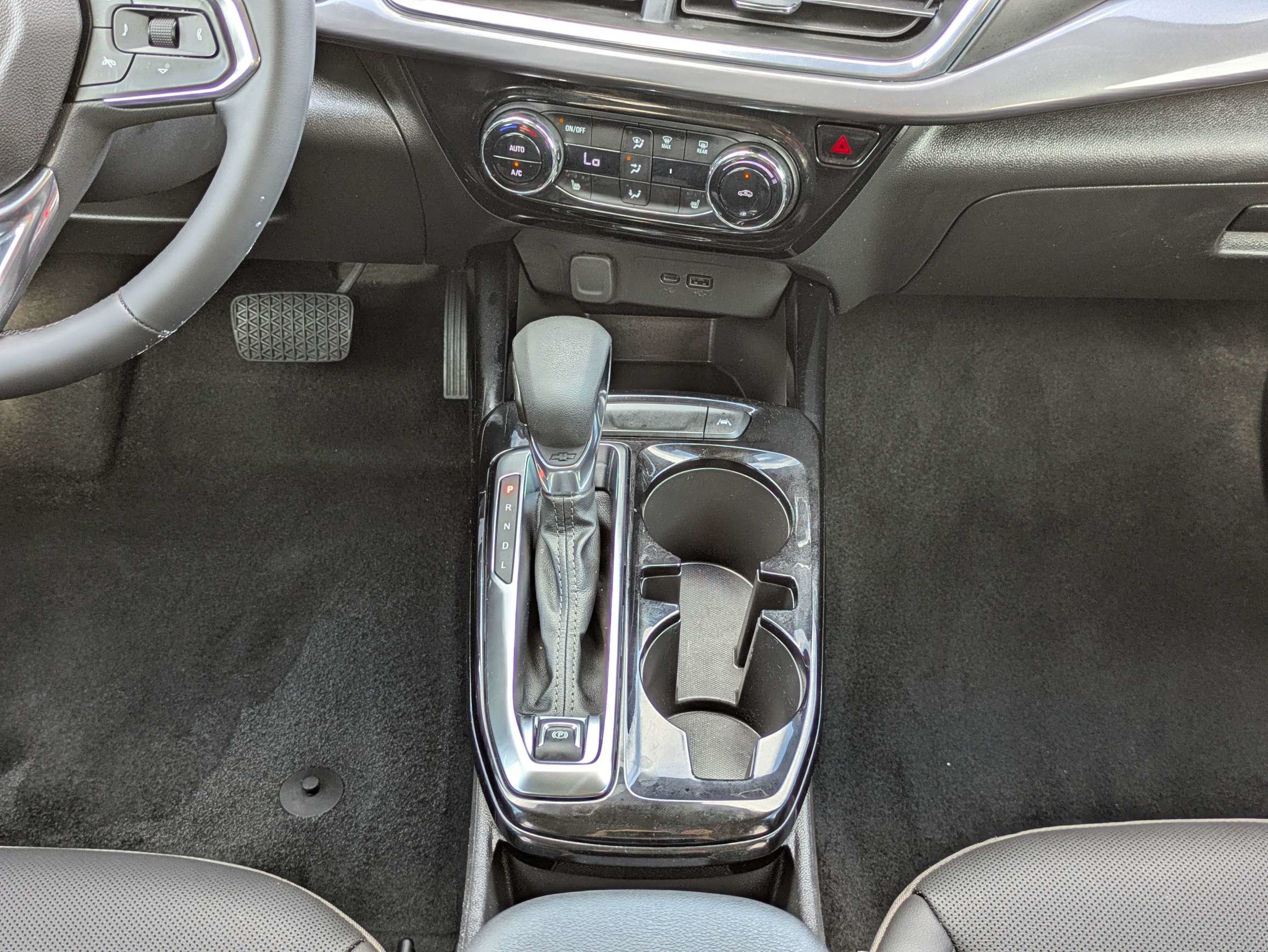 Used 2025 Chevrolet Trax ACTIV w/ Driver Confidence Package FWD image 19