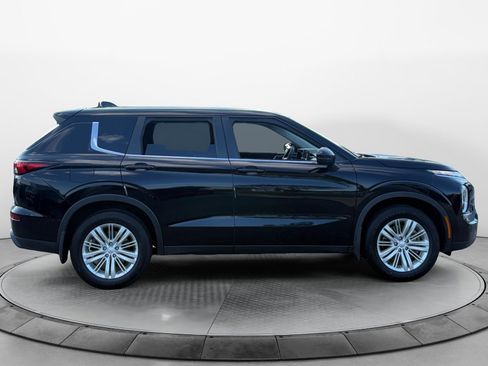 Used 2022 Mitsubishi Outlander ES FWD image 8