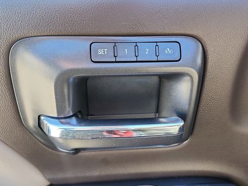 Used 2018 GMC Sierra 1500 SLT image 18