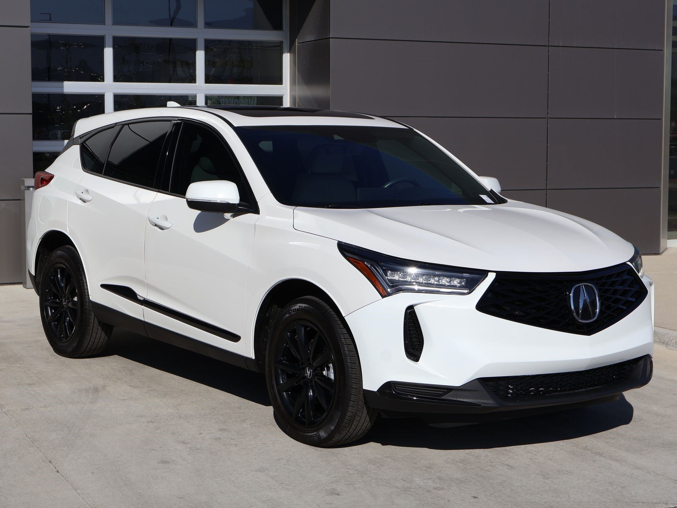 Used 2025 Acura RDX SH-AWD image 3