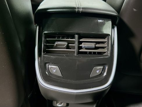 Used 2018 Cadillac XTS Luxury image 24