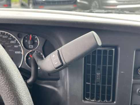 Used 2025 Chevrolet Express 3500 LT w/ LT Preferred Equipment Group RWD image 28