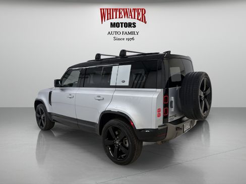 Used 2021 Land Rover Defender 110 X-Dynamic SE AWD/4WD image 2