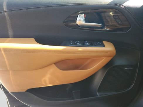Used 2022 Chrysler Pacifica Pinnacle FWD image 28