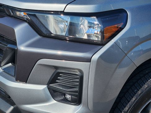 Used 2024 Chevrolet Colorado LT w/ LT Convenience Package II image 6