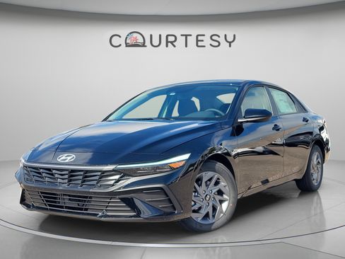 New 2026 Hyundai Elantra Hybrid FWD image 1