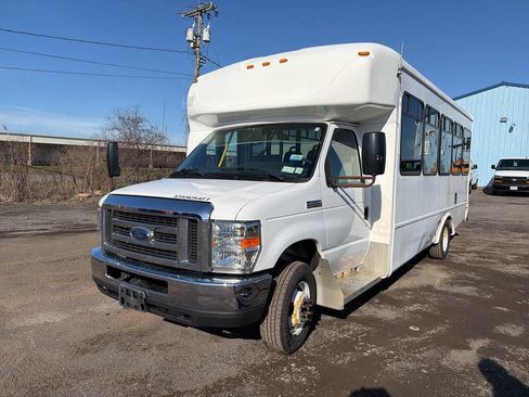 Used 2019 Ford E-450 and Econoline 450 Super Duty w/ Shuttle Bus Prep Package image 1