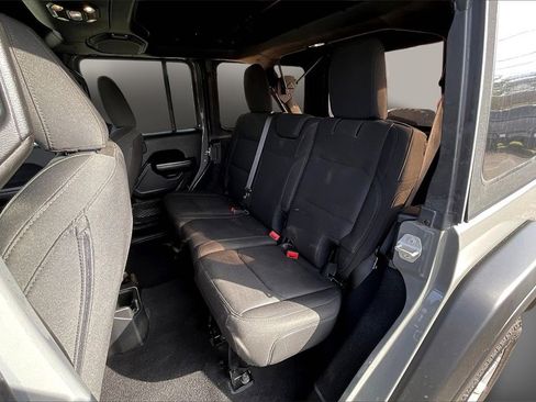 Used 2019 Jeep Wrangler Unlimited Sport S image 22