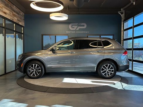 Used 2021 Volkswagen Tiguan SE w/ Panoramic Sunroof Package AWD/4WD image 6