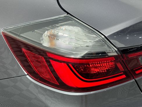 Used 2021 Honda Insight EX image 35