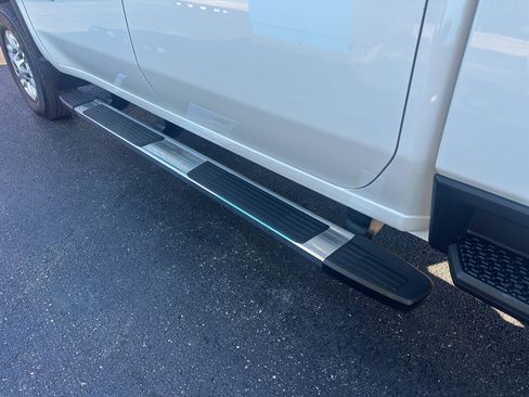 Used 2023 Chevrolet Silverado 2500 LT image 5