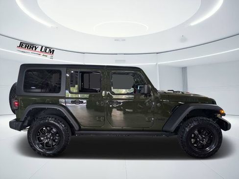 Used 2024 Jeep Wrangler Unlimited Sport AWD/4WD image 2