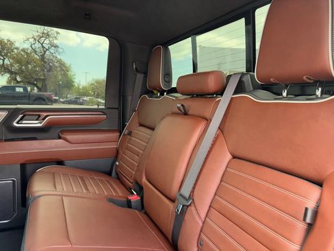 Used 2024 GMC Sierra 3500 Denali Ultimate AWD/4WD image 27