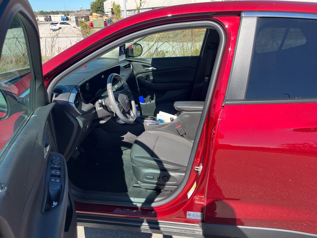 Used 2024 Buick Encore GX Preferred w/ Comfort Package FWD image 6