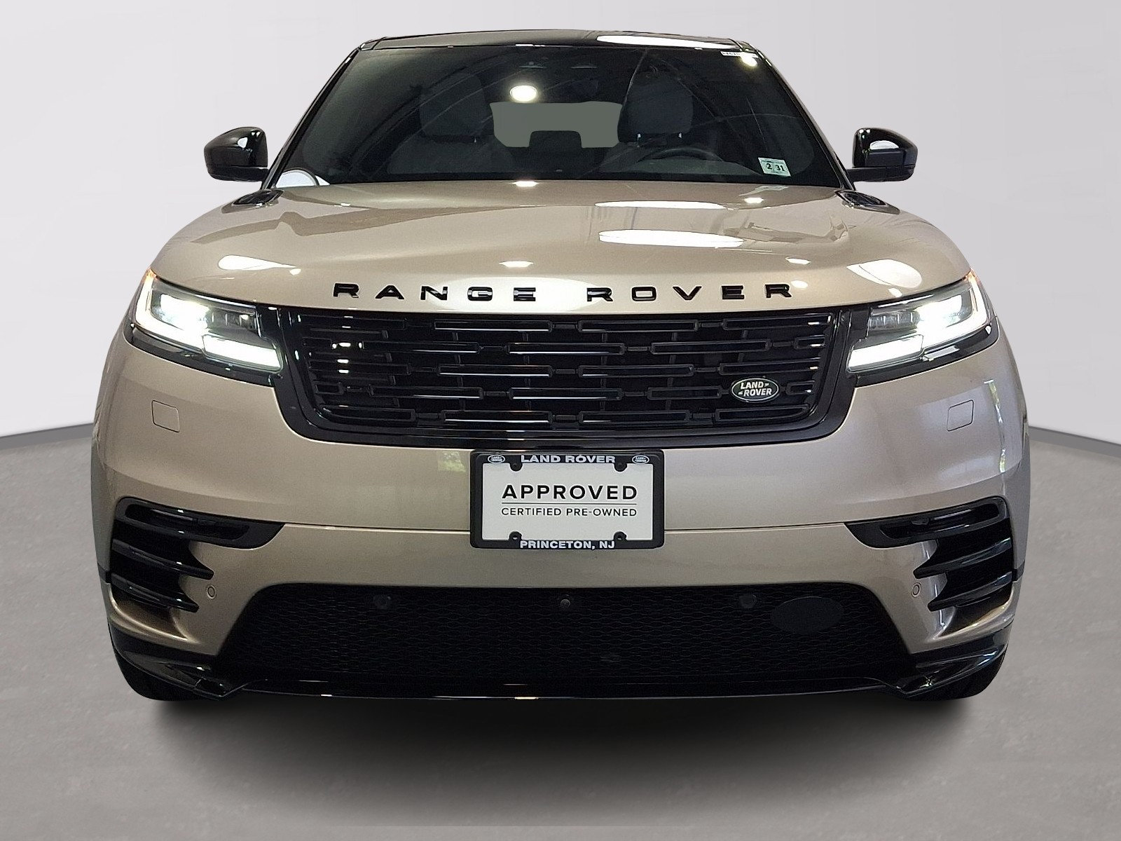 Certified 2026 Land Rover Range Rover Velar Dynamic SE AWD/4WD image 2