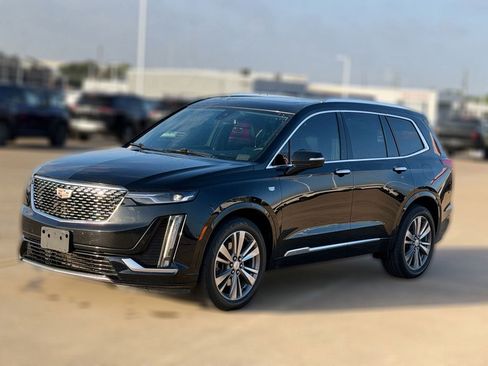 Used 2022 Cadillac XT6 Premium Luxury FWD image 3