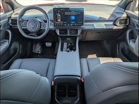 New 2025 VinFast VF 8 Plus image 15