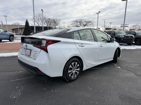 Certified 2022 Toyota Prius XLE image 9