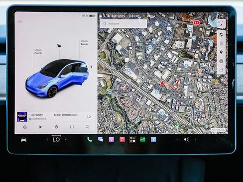Used 2022 Tesla Model Y Performance AWD/4WD image 13