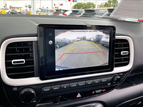 Used 2023 Hyundai Venue Limited FWD image 20