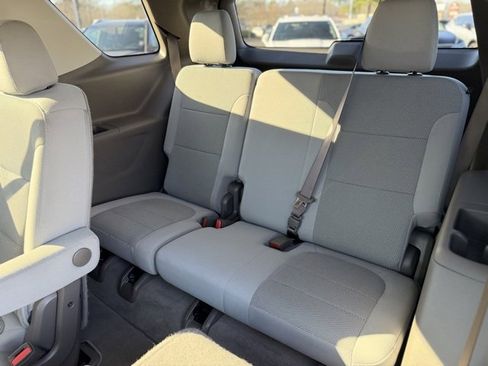 Used 2021 Chevrolet Traverse LT image 21