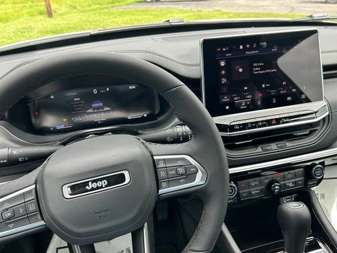 New 2026 Jeep Compass Limited AWD/4WD image 16