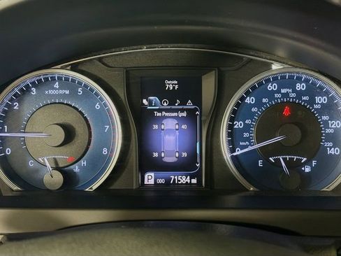 Used 2015 Toyota Camry XLE FWD image 13