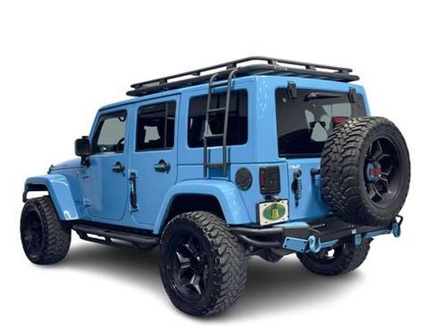 Used 2017 Jeep Wrangler Unlimited Rubicon w/ Connectivity Group AWD/4WD image 4