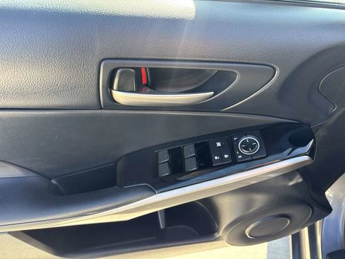 Used 2017 Lexus IS 200t image 22