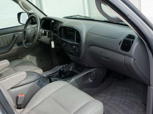 Used 2003 Toyota Sequoia Limited AWD/4WD image 33