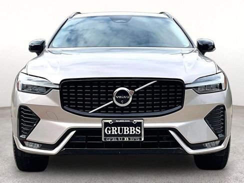 Used 2025 Volvo XC60 B5 Plus AWD/4WD image 6
