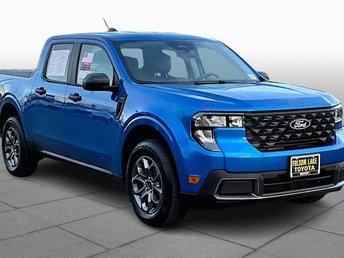 Used 2025 Ford Maverick XLT image 2