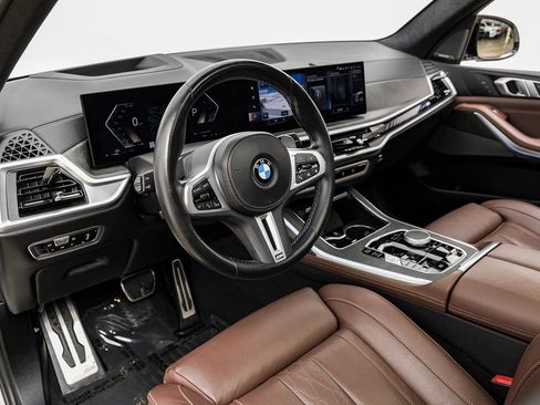 Used 2023 BMW X7 M60i AWD/4WD image 3