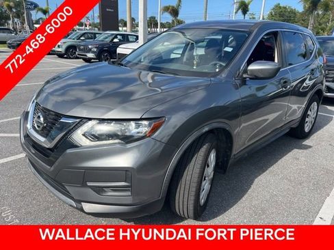Used 2017 Nissan Rogue S FWD image 1