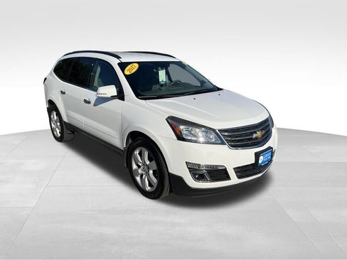 Used 2017 Chevrolet Traverse LT w/ Style and Technology Package AWD/4WD image 9