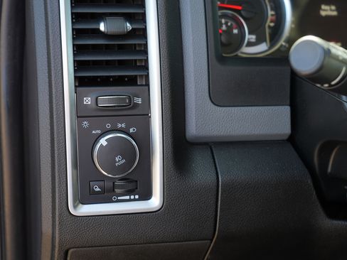 Used 2019 RAM 1500 Classic Warlock AWD/4WD image 16