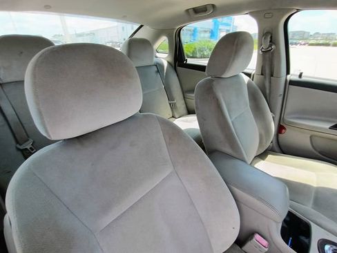 Used 2015 Chevrolet Impala LT w/ LT Sunroof Package FWD image 13