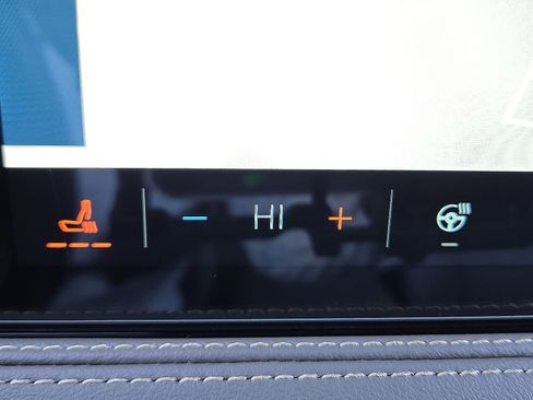 New 2026 Lincoln Corsair Reserve w/ Towing Package image 18