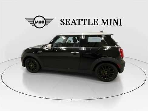Certified 2022 MINI Cooper SE image 7