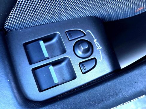 Used 2016 Jaguar F-TYPE R image 40