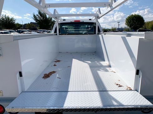 New 2026 Ford F250 XL w/ XL Chrome Package image 44