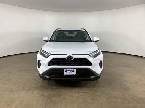Used 2025 Toyota RAV4 XLE image 3