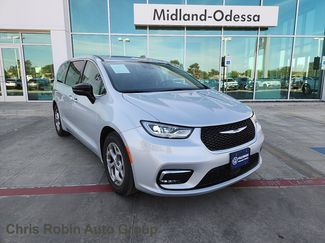 Used 2024 Chrysler Pacifica Limited video 1