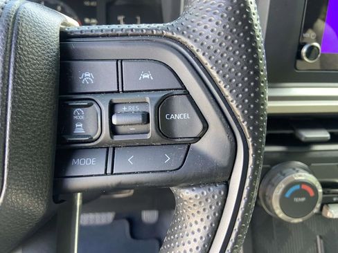 Used 2025 Toyota Tacoma SR5 RWD image 33