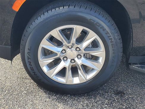 Used 2024 Chevrolet Suburban Premier image 33